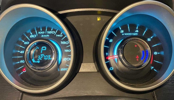 2018 Mahindra XUV500 W10 AT, Diesel, Automatic, 32,693 km, Odometer Image