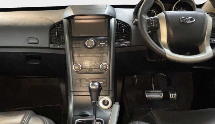2018 Mahindra XUV500 W10 AT, Diesel, Automatic, 32,693 km, Air Conditioner