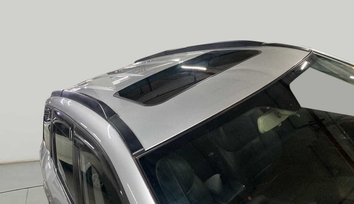 2018 Mahindra XUV500 W10 AT, Diesel, Automatic, 32,693 km, Roof