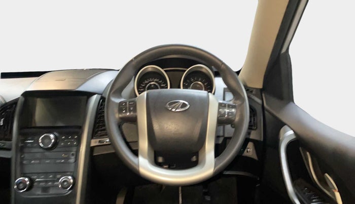 2018 Mahindra XUV500 W10 AT, Diesel, Automatic, 32,693 km, Steering Wheel Close Up