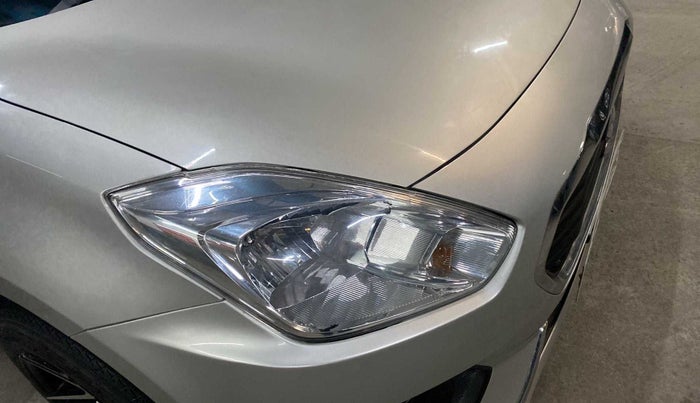 2019 Maruti Dzire VXI, Petrol, Manual, 61,837 km, Right headlight - Minor scratches