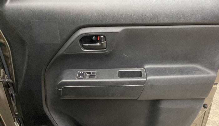 2019 Maruti New Wagon-R LXI CNG (O) 1.0, CNG, Manual, 14,393 km, Driver Side Door Panels Control