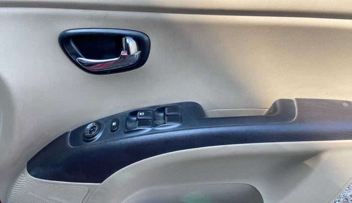 2012 Hyundai i10 MAGNA 1.2, Petrol, Manual, 44,944 km, Driver Side Door Panels Control