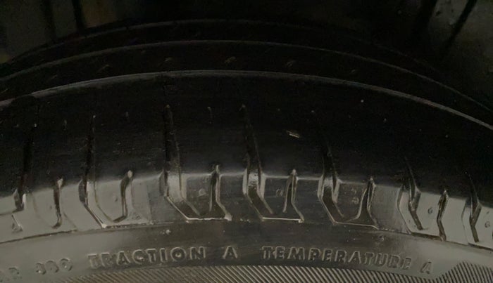 2021 Maruti XL6 ALPHA MT, Petrol, Manual, 55,714 km, Right Front Tyre Tread