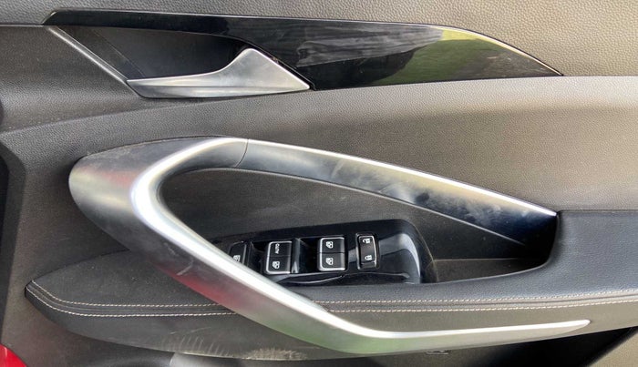 2019 MG HECTOR SHARP 1.5 DCT PETROL, Petrol, Automatic, 43,609 km, Driver Side Door Panels Control