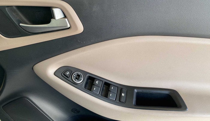 2019 Hyundai Elite i20 ASTA 1.2 (O), Petrol, Manual, 24,795 km, Driver Side Door Panels Control