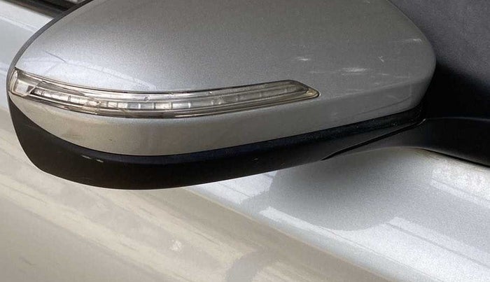 2019 Hyundai Elite i20 ASTA 1.2 (O), Petrol, Manual, 24,795 km, Right rear-view mirror - Indicator light has minor damage