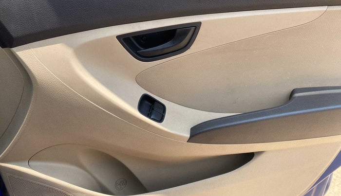 2015 Hyundai Eon ERA +, Petrol, Manual, 83,924 km, Driver Side Door Panels Control