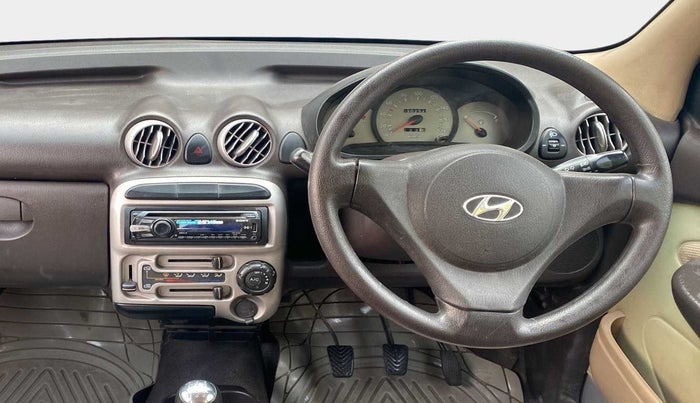 2011 Hyundai Santro Xing GL PLUS, Petrol, Manual, 30,222 km, Steering Wheel Close Up