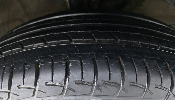 2017 Maruti Baleno DELTA 1.2 K12, Petrol, Manual, 29,957 km, Right Front Tyre Tread