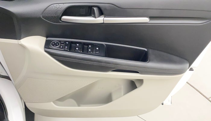 2021 KIA SONET HTX 1.0 DCT, Petrol, Automatic, 37,966 km, Driver Side Door Panels Control