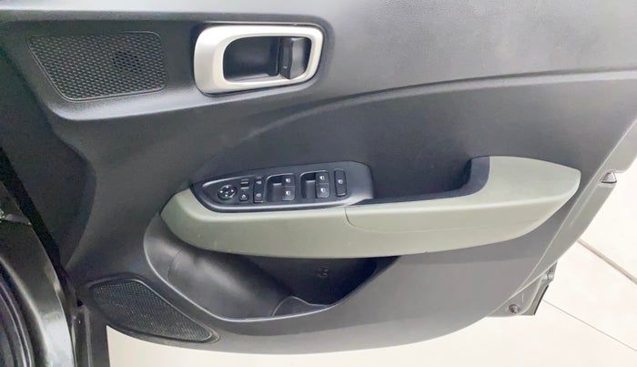 2021 Hyundai VENUE SX 1.0 TURBO IMT, Petrol, Manual, 26,242 km, Driver Side Door Panels Control