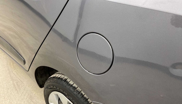2017 Hyundai Xcent E+, Petrol, Manual, 51,120 km, Left quarter panel - Paint has minor damage