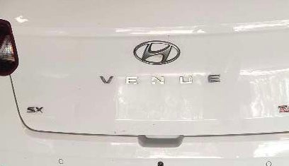 2019 Hyundai VENUE SX 1.0 (O) TURBO, Petrol, Manual, 56,624 km, Dicky (Boot door) - Slightly dented