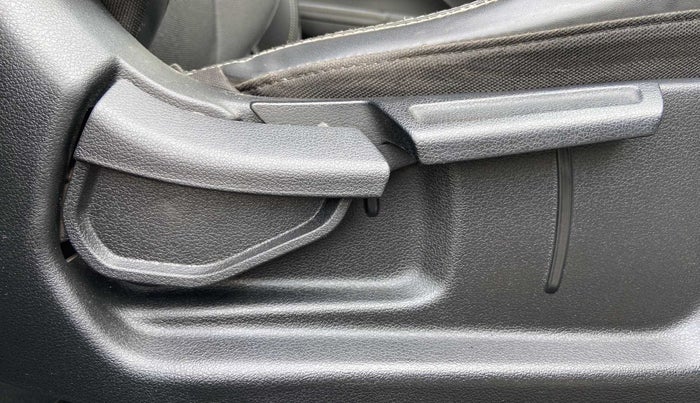 2019 Hyundai VENUE SX 1.0 (O) TURBO, Petrol, Manual, 56,624 km, Driver Side Adjustment Panel