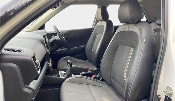 2019 Hyundai VENUE SX 1.0 (O) TURBO, Petrol, Manual, 56,624 km, Right Side Front Door Cabin