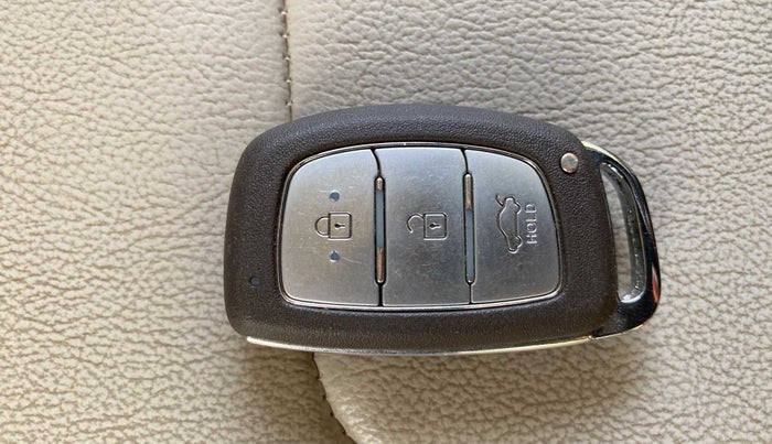 2023 Hyundai AURA SX 1.2 CNG, CNG, Manual, 16,272 km, Key Close Up