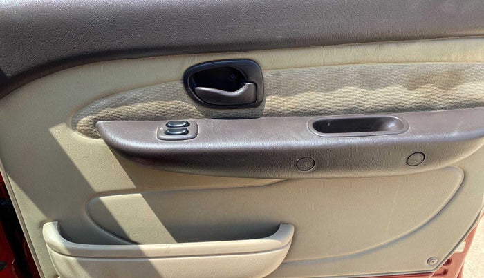 2012 Hyundai Santro Xing GL PLUS, Petrol, Manual, 57,275 km, Driver Side Door Panels Control