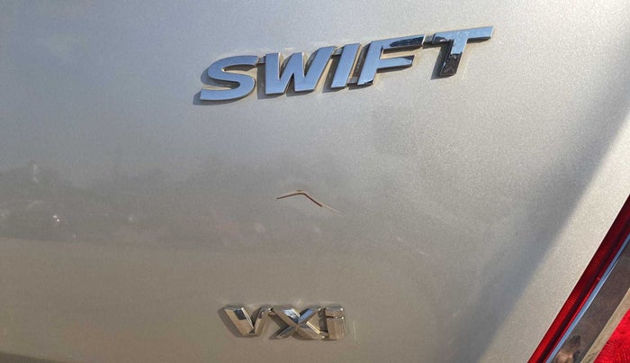 2013 Maruti Swift VXI, Petrol, Manual, 65,968 km, Dicky (Boot door) - Minor scratches
