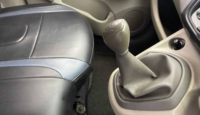 2014 Datsun Go T, Petrol, Manual, 68,978 km, Gear Lever