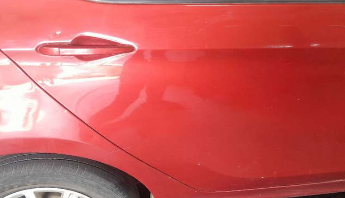 2016 Tata Tiago XZ PETROL, Petrol, Manual, 98,747 km, Right rear door - Minor scratches