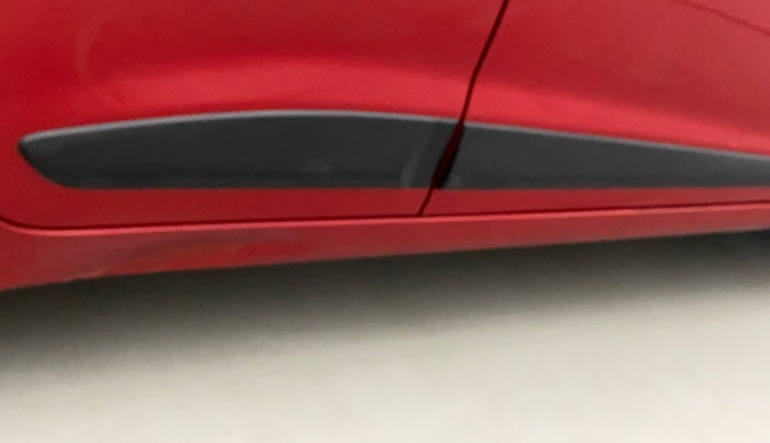 2017 Hyundai Grand i10 SPORTZ (O) 1.2 KAPPA VTVT, Petrol, Manual, 73,817 km, Right running board - Minor scratches