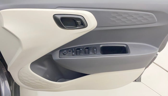 2020 Hyundai AURA S 1.2, Petrol, Manual, 44,276 km, Driver Side Door Panels Control
