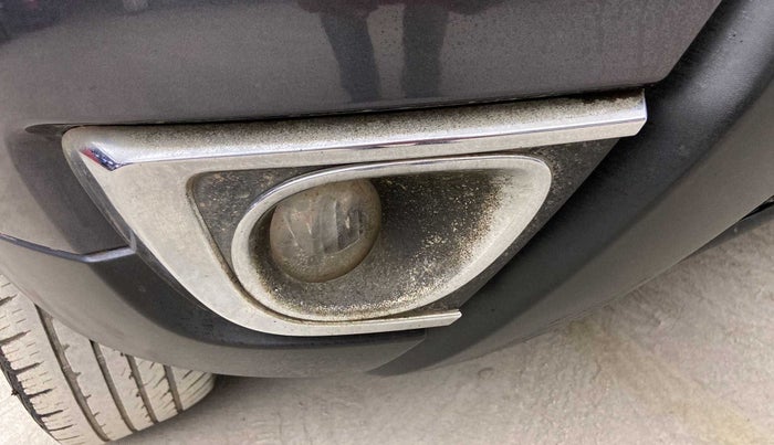2019 Renault Duster 85 PS RXS MT DIESEL, Diesel, Manual, 60,851 km, Right fog light - Not working