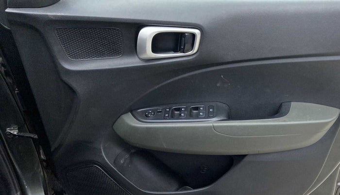 2021 Hyundai VENUE S 1.2, Petrol, Manual, 42,769 km, Driver Side Door Panels Control