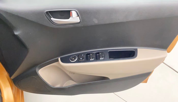 2017 Hyundai Grand i10 SPORTZ 1.2 KAPPA VTVT, Petrol, Manual, 79,364 km, Driver Side Door Panels Control