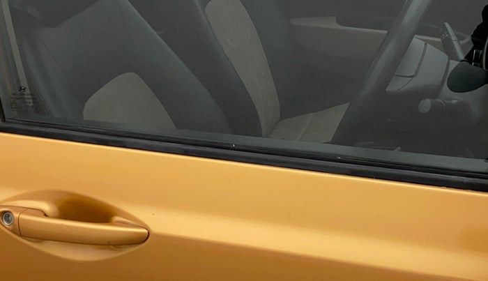 2017 Hyundai Grand i10 SPORTZ 1.2 KAPPA VTVT, Petrol, Manual, 79,364 km, Driver-side door - Weather strip has minor damage