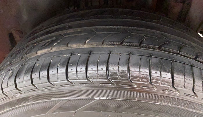 2016 Maruti Swift ZXI, Petrol, Manual, 67,024 km, Left Rear Tyre Tread