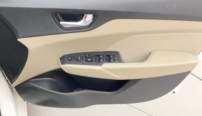 2018 Hyundai Verna 1.6 VTVT SX, Petrol, Manual, 26,933 km, Driver Side Door Panels Control