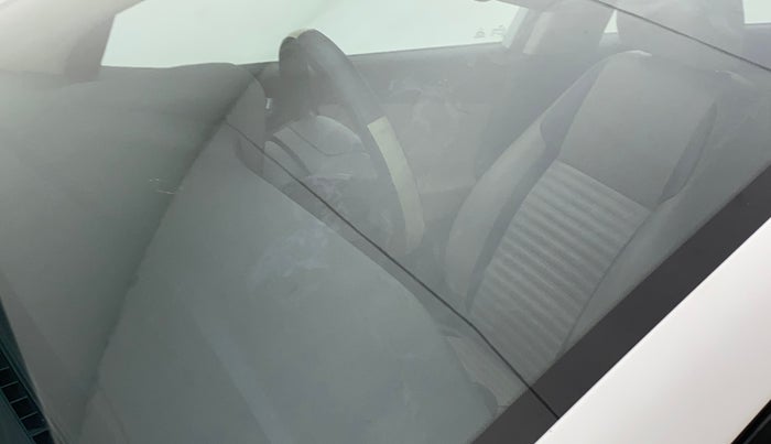 2018 Hyundai Verna 1.6 VTVT SX, Petrol, Manual, 26,933 km, Front windshield - Minor spot on windshield