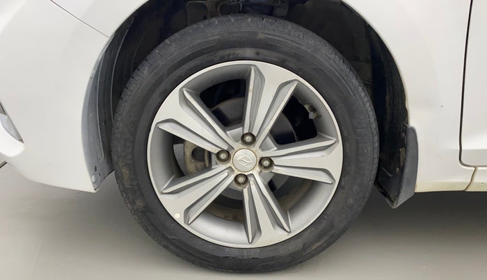 2018 Hyundai Verna 1.6 VTVT SX, Petrol, Manual, 26,933 km, Left Front Wheel