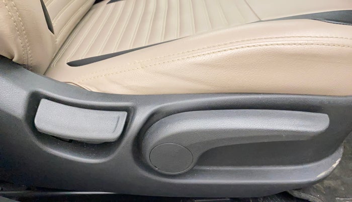 2018 Hyundai Verna 1.6 VTVT SX, Petrol, Manual, 26,933 km, Driver Side Adjustment Panel