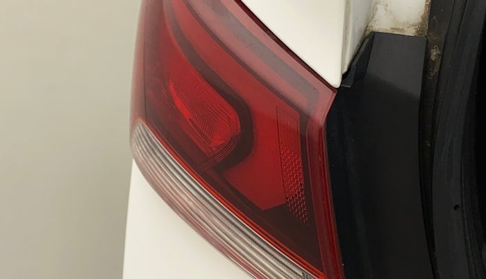 2018 Hyundai Verna 1.6 VTVT SX, Petrol, Manual, 26,933 km, Left tail light - Minor damage