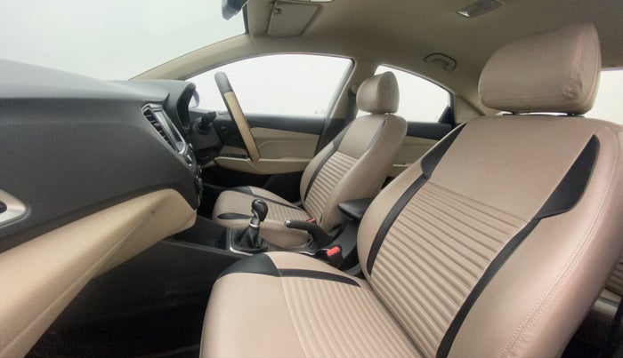 2018 Hyundai Verna 1.6 VTVT SX, Petrol, Manual, 26,933 km, Right Side Front Door Cabin