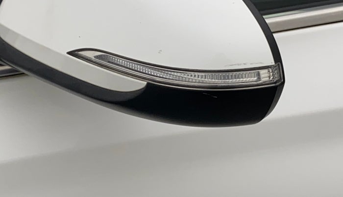 2018 Hyundai Verna 1.6 VTVT SX, Petrol, Manual, 26,933 km, Left rear-view mirror - Indicator light has minor damage