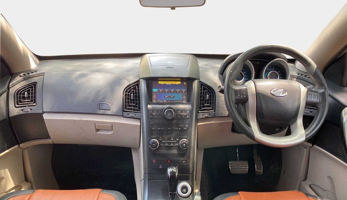 2018 Mahindra XUV500 W10 AT, Diesel, Automatic, 71,884 km, Dashboard