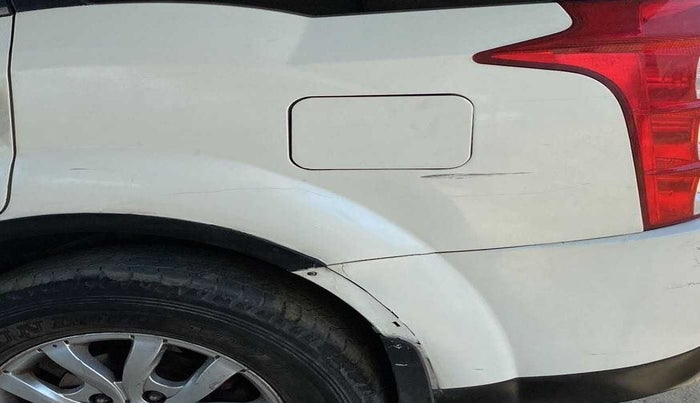 2018 Mahindra XUV500 W10 AT, Diesel, Automatic, 71,884 km, Left quarter panel - Minor scratches