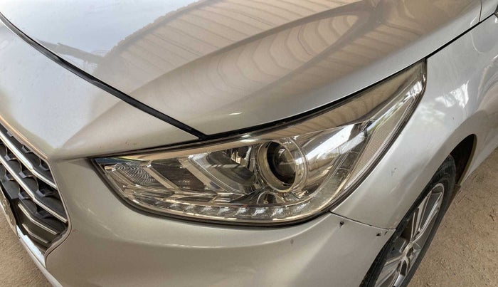 2017 Hyundai Verna 1.6 SX (O) CRDI MT, Diesel, Manual, 1,11,376 km, Left headlight - Minor scratches