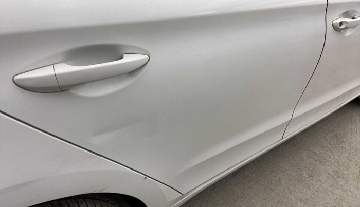 2017 Hyundai Elite i20 SPORTZ 1.2, Petrol, Manual, 59,468 km, Right rear door - Slightly dented