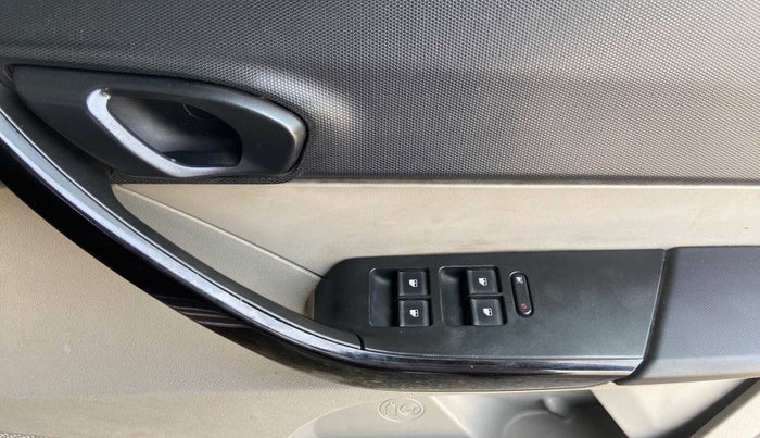 2017 Tata Tiago XT PETROL, Petrol, Manual, 47,245 km, Driver Side Door Panels Control