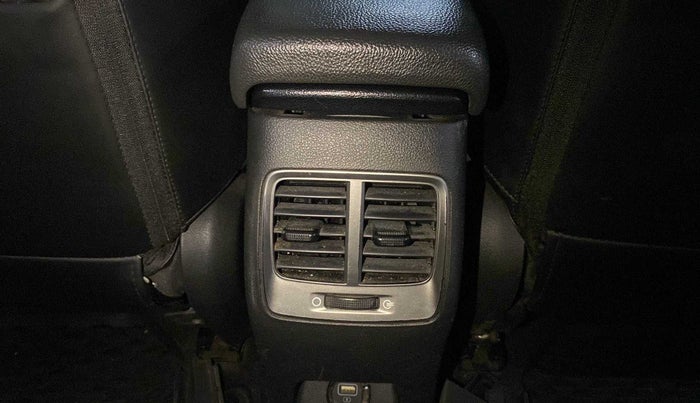 2017 Hyundai Verna 1.6 CRDI SX, Diesel, Manual, 63,286 km, AC Unit - Rear vent has minor damage