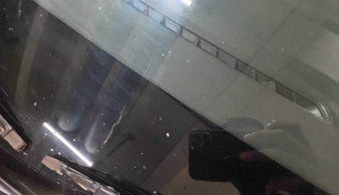 2017 Hyundai Verna 1.6 CRDI SX, Diesel, Manual, 63,286 km, Front windshield - Minor spot on windshield