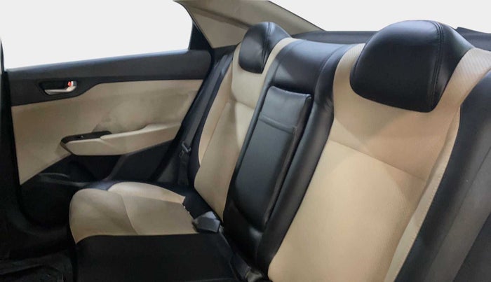 2017 Hyundai Verna 1.6 CRDI SX, Diesel, Manual, 63,286 km, Right Side Rear Door Cabin