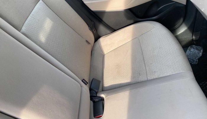2020 Hyundai Verna SX 1.5 VTVT, Petrol, Manual, 9,503 km, Second-row left seat - Cover slightly stained