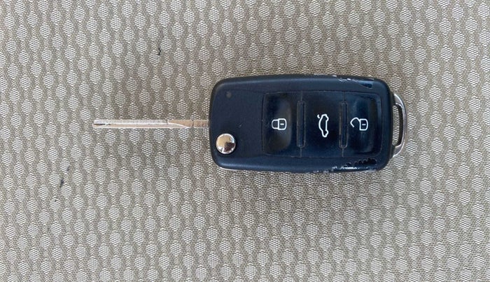 2018 Volkswagen Ameo HIGHLINE1.0L, Petrol, Manual, 13,899 km, Key Close Up