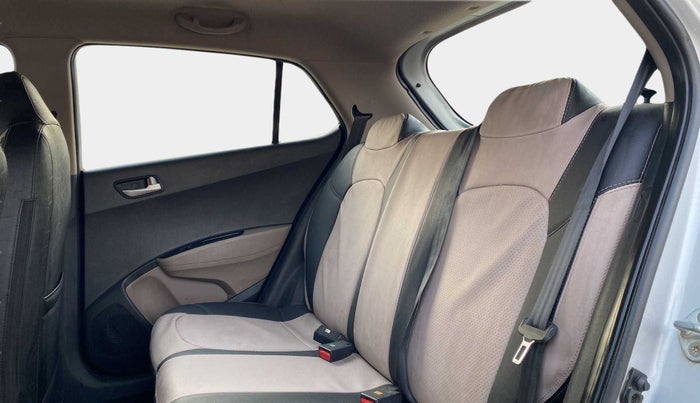 2017 Hyundai Grand i10 SPORTZ (O) AT 1.2 KAPPA VTVT, Petrol, Automatic, 43,563 km, Right Side Rear Door Cabin